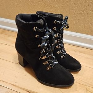 Kelly & Katie size 7 black boots